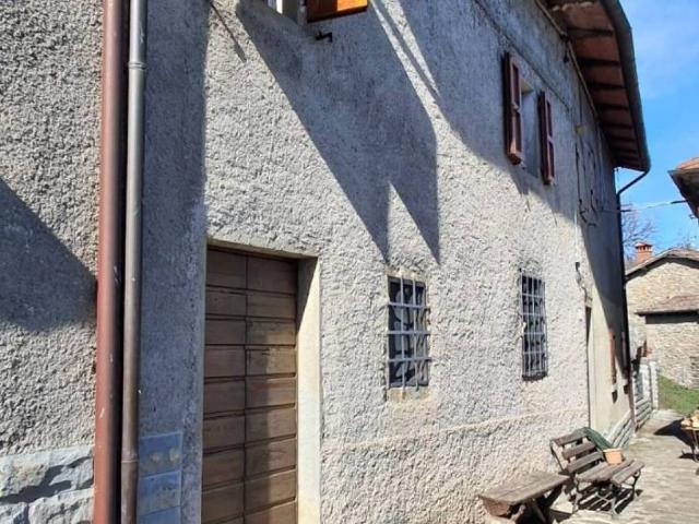Villa Schiera in vendita a Castel San Niccolò, Toscana