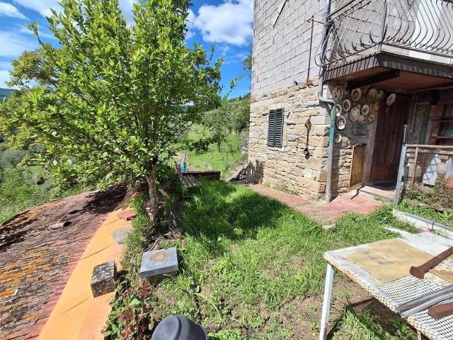 Villa Indipendente in vendita a Strada in Casentino, Castel San Niccolò