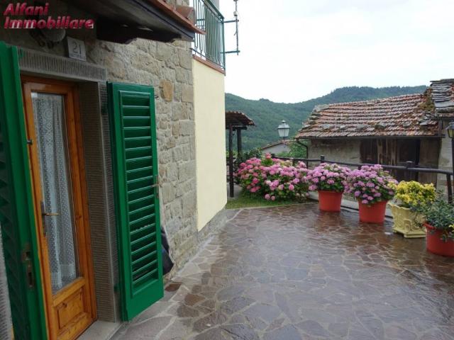 Villa Schiera in vendita a Castel San Niccolò, Toscana