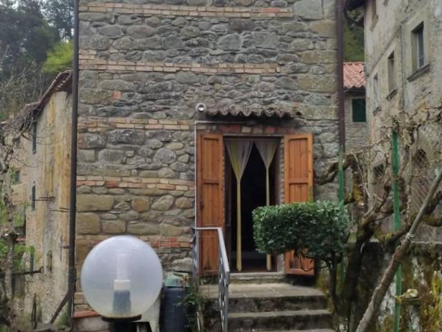 Villa Indipendente in vendita a Strada in Casentino, Castel San Niccolò