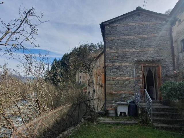 Villa Indipendente in vendita a Strada in Casentino, Castel San Niccolò