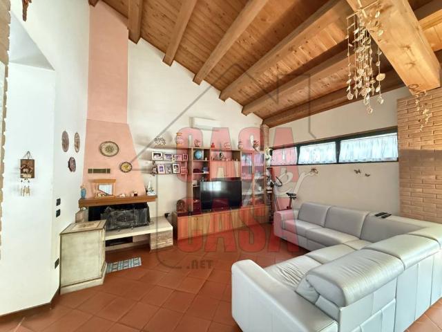 Villa Indipendente in vendita a Badia Polesine, Veneto