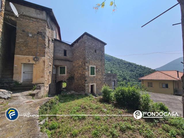 Villa Indipendente in vendita a Castelbianco