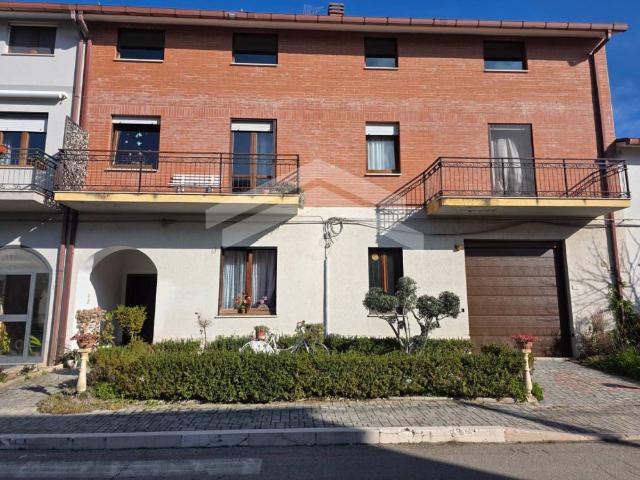 Villa Indipendente in vendita a Castelbottaccio, Molise