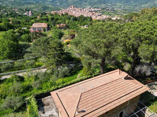 Villa Indipendente in vendita a Castelbuono, Sicilia