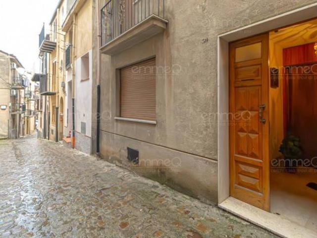 Villa Indipendente in vendita a Castelbuono, Sicilia