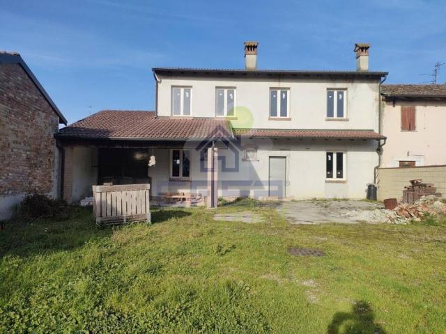 Villa Indipendente in vendita a Casteldidone, Lombardia