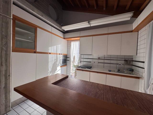 Villa Indipendente in vendita a Sant'Agostino, Marche