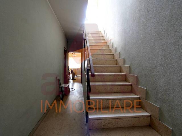 Villa Indipendente in vendita a Sant'Agostino, Marche