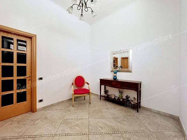 Villa Indipendente in vendita a Sant'Agostino, Marche