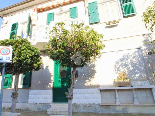 Villa Indipendente in vendita a Via Sicilia, Marche