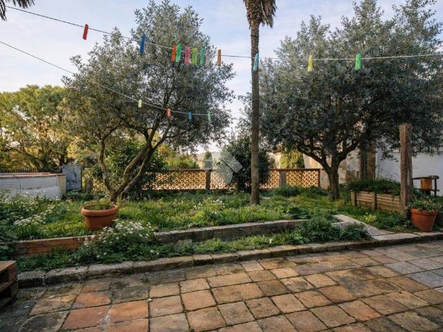 Villa Indipendente in vendita a Via Sicilia, Marche