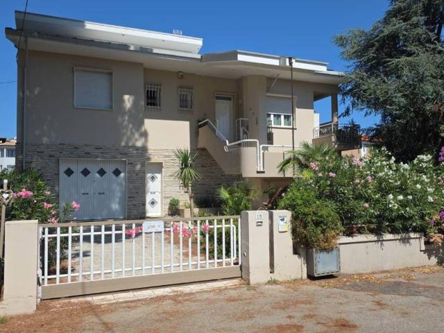 Villa Indipendente in vendita a Cerretano, Castelfidardo