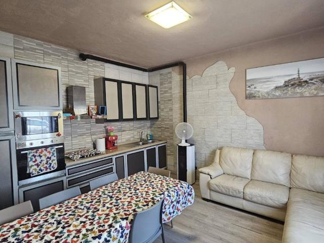 Villa Indipendente in vendita a Sant'Agostino, Marche