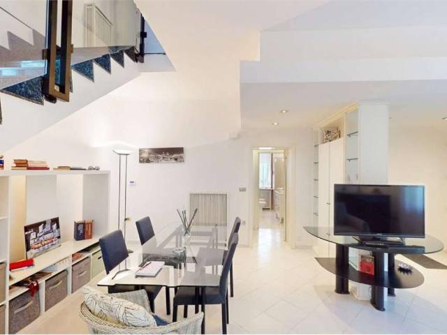 Villa Indipendente in vendita a Sant'Agostino, Marche