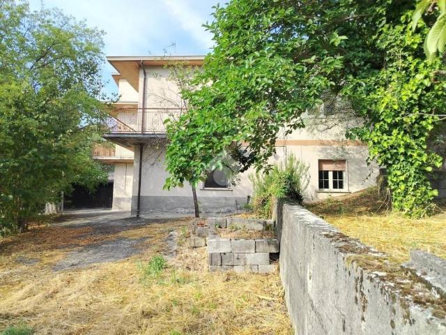Villa Indipendente in vendita a Castelfranci, Campania