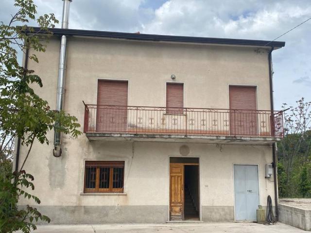 Villa Indipendente in vendita a Castelfranci, Campania