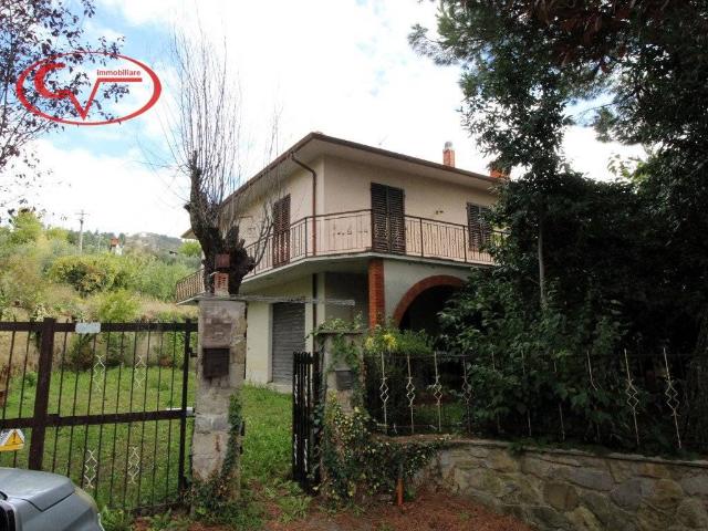 Villa Indipendente in vendita a Castelfranco Piandiscò, Toscana