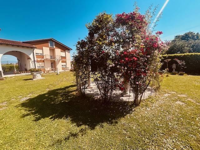 Villa Indipendente in vendita a Castelfranco Veneto, Veneto
