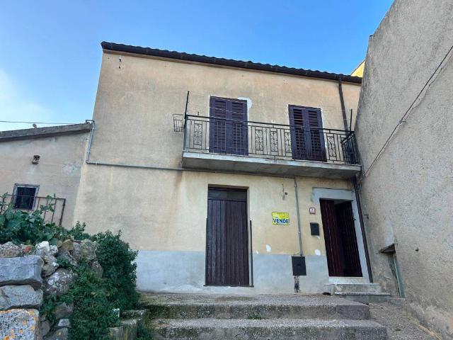 Villa Indipendente in vendita a Castellana Sicula, Sicilia