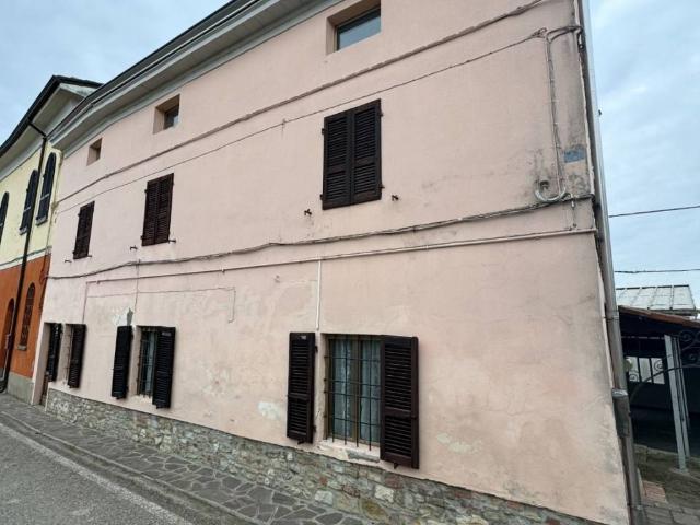 Villa Indipendente in vendita a Castell'arquato, Reggio Emilia