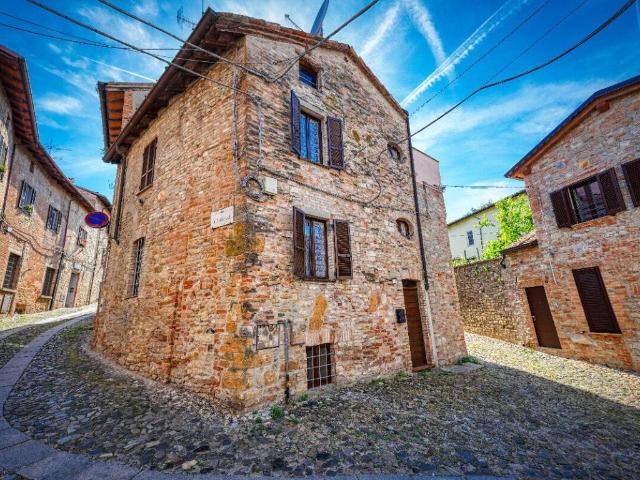 Villa Indipendente in vendita a Castell'arquato, Reggio Emilia