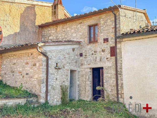 Villa Indipendente in vendita a Unione dei Comuni Montani Amiata Grossetana, Castell'azzara