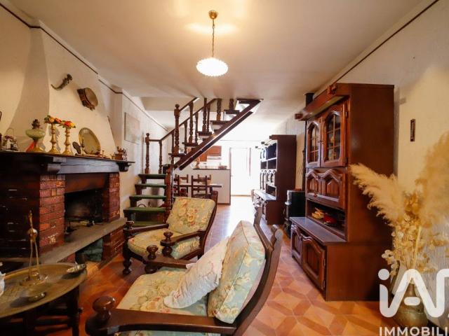 Villa Indipendente in vendita a Castell'Azzara, Grosseto