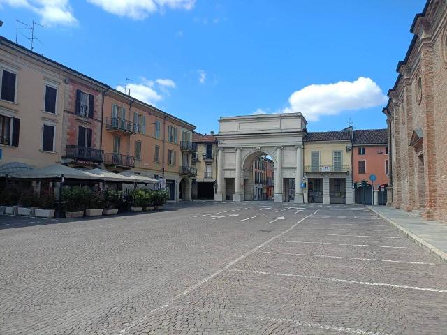 Villa Indipendente in vendita a Castelleone, Lombardia