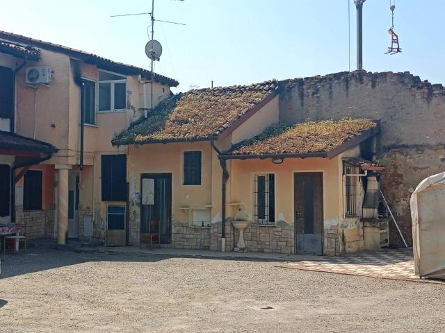 Villa Indipendente in vendita a Castelleone, Lombardia