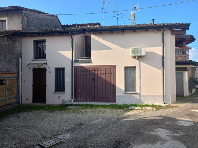 Villa Indipendente in vendita a Castelleone, Lombardia