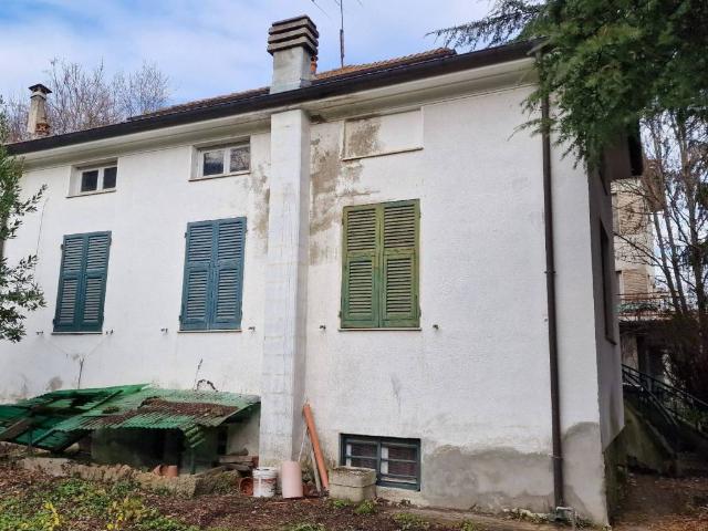 Villa Indipendente in vendita a Media Val Bisagno, Serra Riccò