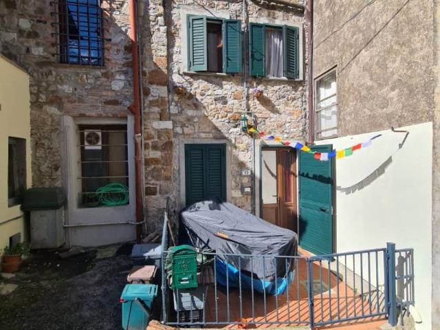 Villa Indipendente in vendita a Castellina Marittima, Toscana