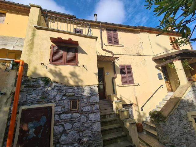 Villa Indipendente in vendita a Castellina Marittima, Toscana
