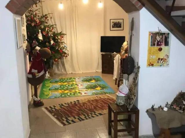 Villa Indipendente in vendita a Castellina Marittima, Toscana