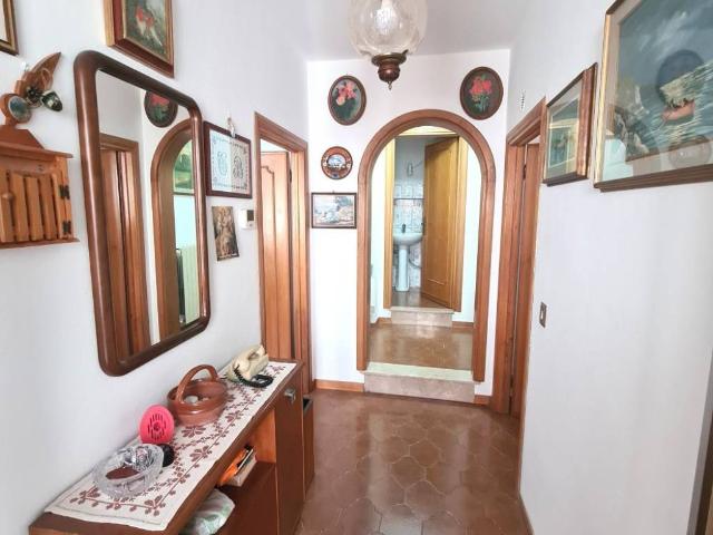 Villa Indipendente in vendita a Castellina Marittima, Toscana