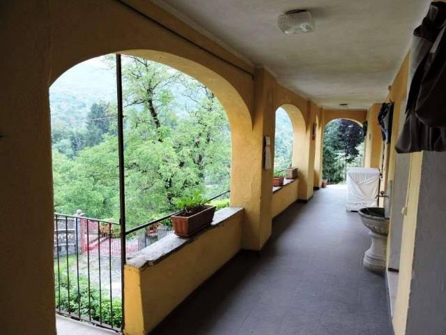 Villa Indipendente in vendita a Poma, Castello Cabiaglio