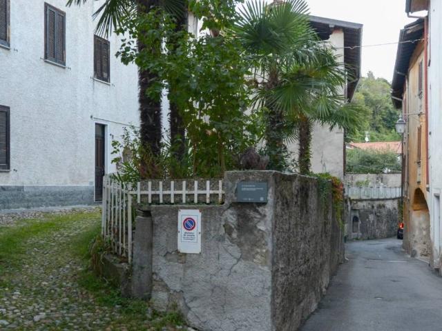 Villa Indipendente in vendita a Poma, Castello Cabiaglio