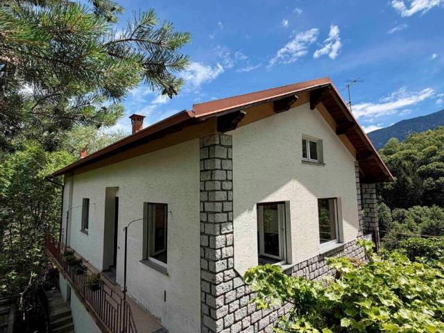 Villa Indipendente in vendita a Castello Dell'acqua, Lombardia