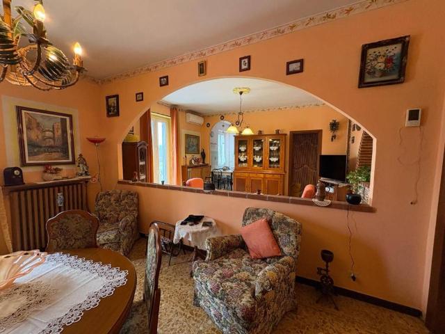 Villa Indipendente in vendita a Piemonte, Asti