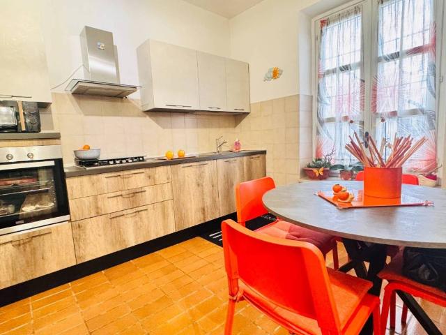 Villa Indipendente in vendita a Piemonte, Asti
