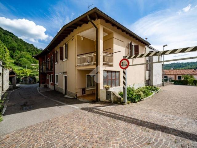 Villa Indipendente in vendita a Castello Di Brianza, Lombardia