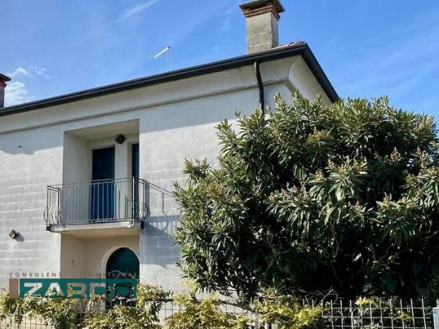 Villa Indipendente in vendita a Castello Di Godego, Veneto