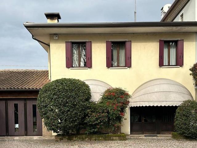 Villa Indipendente in vendita a Fonte, Castello Di Godego