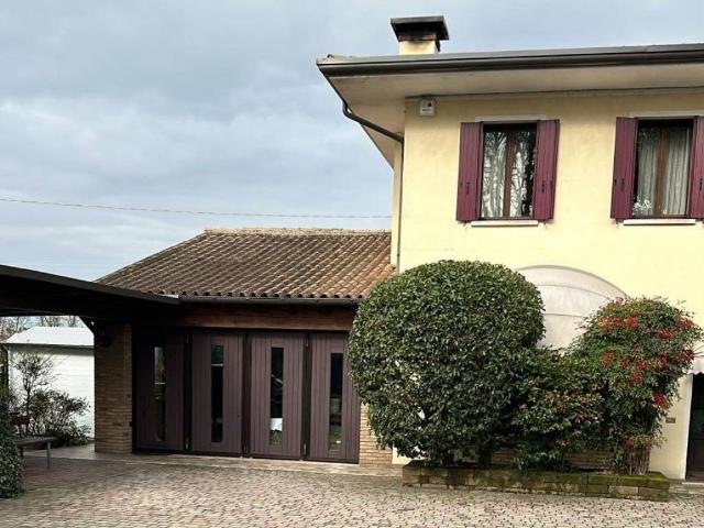 Villa Indipendente in vendita a Fonte, Castello Di Godego