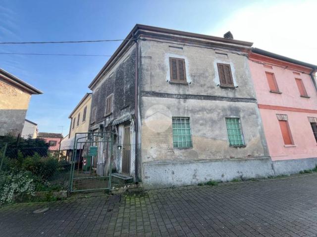 Villa Indipendente in vendita a Castellucchio, Lombardia