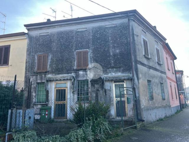 Villa Indipendente in vendita a Castellucchio, Lombardia