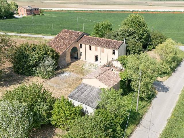 Villa Indipendente in vendita a Castellucchio, Lombardia