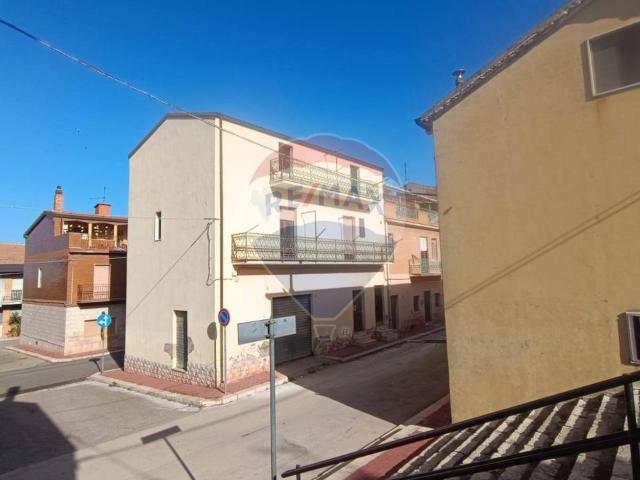 Villa Indipendente in vendita a Castelluccio dei Sauri, Foggia