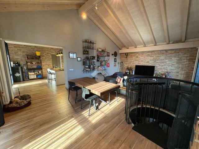 Villa Indipendente in vendita a Castelnovetto, Lombardia